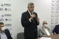 FEHOSUL e AHRGS promovem encontro de lideranças da saúde com o senador Luis Carlos Heinze